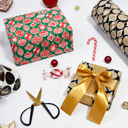Inpakpapier Christmas Ornaments - Groen/Rood - 50cm x 100mtr