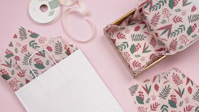 Herfstvibes in je verpakking: de Botanic Pink collectie voor een warme, organische uitstraling