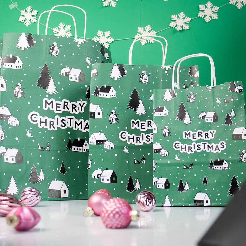50x papieren Kersttasjes A5 Winter Village