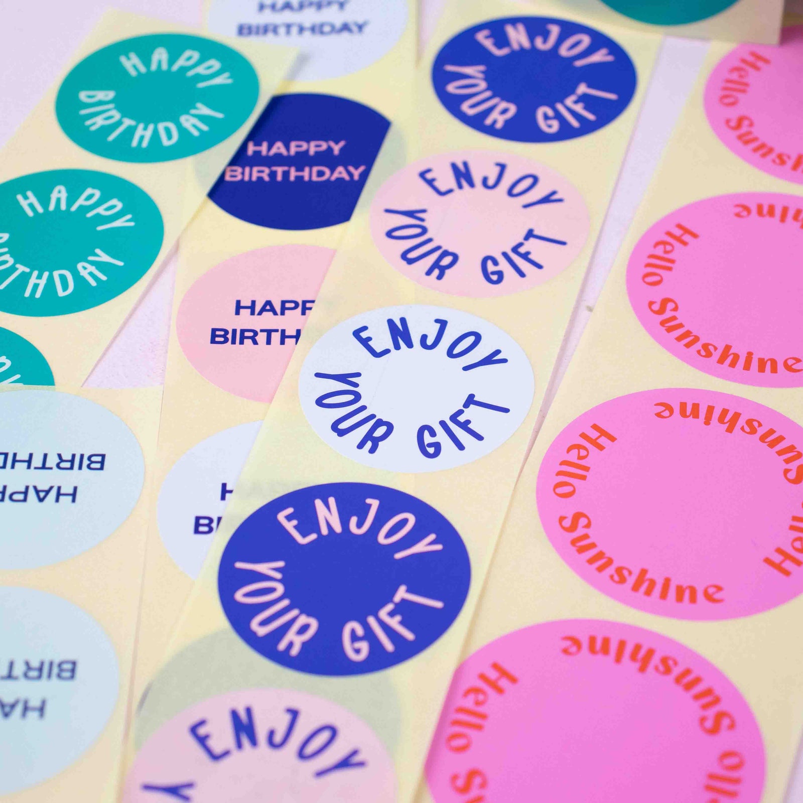 500x sticker 'Happy Birthday' Blauw 40mm
