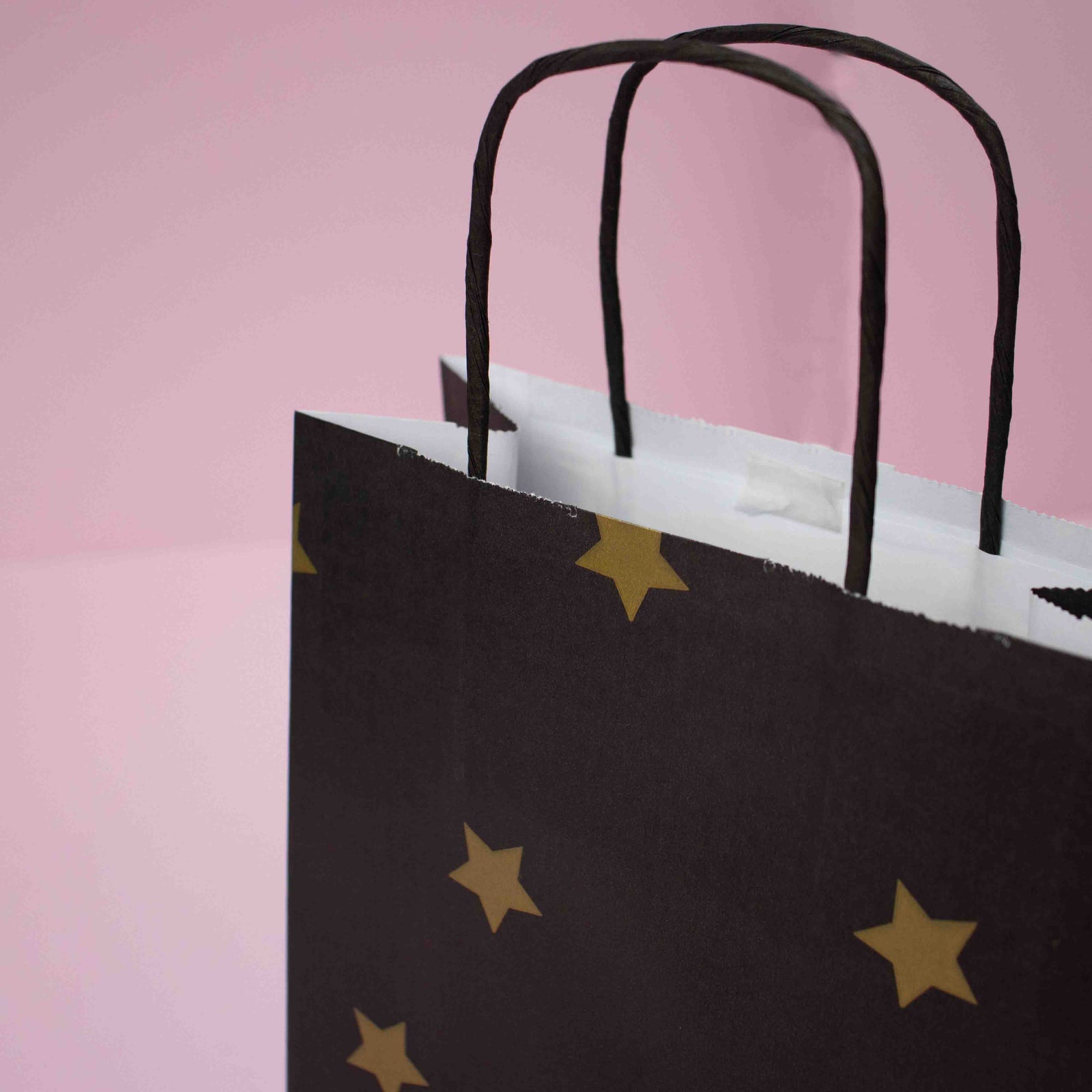 50x papieren tasjes Black Stars Gold A3