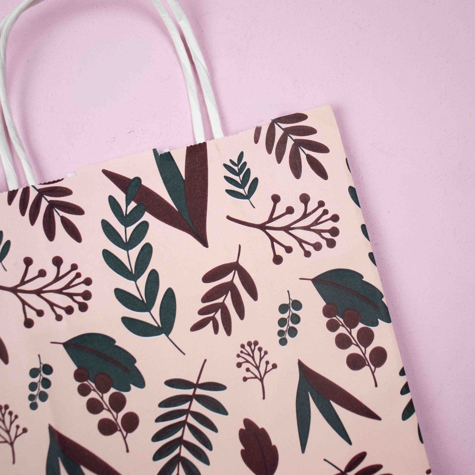 50x papieren tasjes Botanic Pink A3