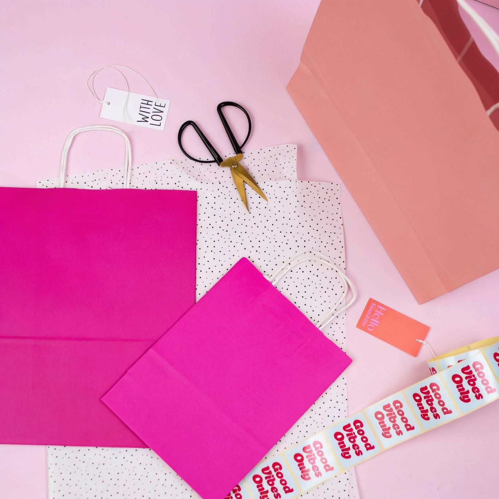 50x papieren tassen fuchsia in diverse formaten