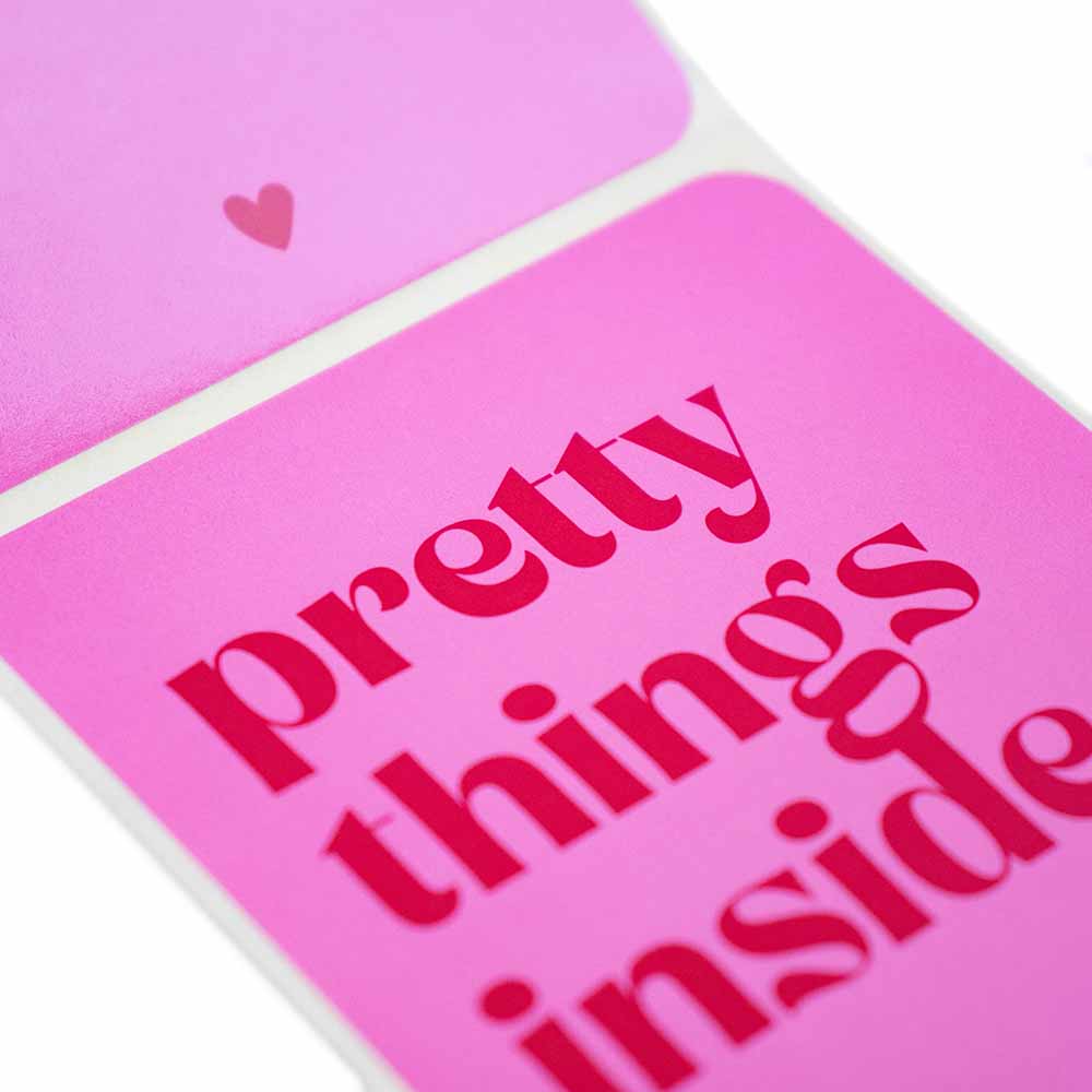 100x sluitsticker 'Pretty things inside' Roze-Rood