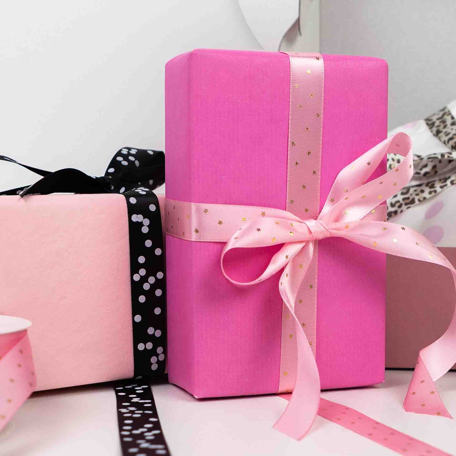 Inpakpapier Roze  50cm x 125mtr - dessin 144